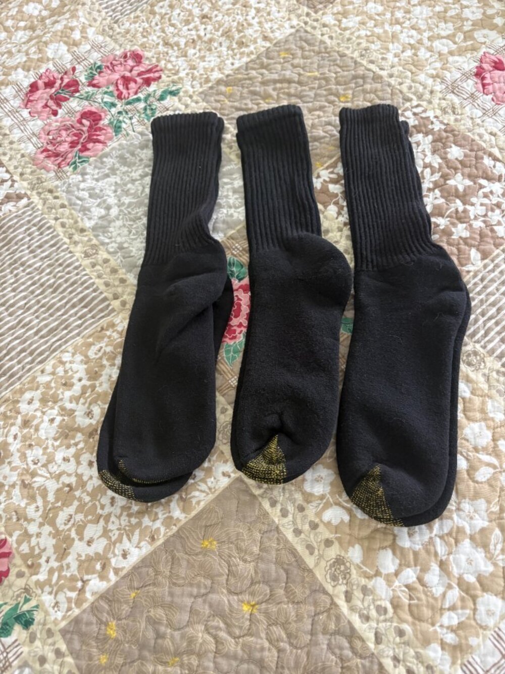 Gold Toe 3 Pairs of Men's Black Ribbed Crew Socks Size 10 to 13 - Picture 3 of 4